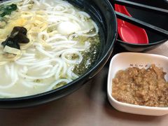 -灵芝妹子海鲜米线(香炉礁山姆店)
