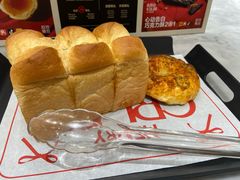 牧场牛乳鲜吐司-HOT CRUSH趁热集合·现烤面包(上海环球港店)