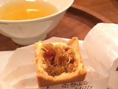 土凤梨酥-微热山丘(台北民生公园门市店)
