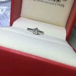 -威德钻石-克拉钻大本营(南京东路店)