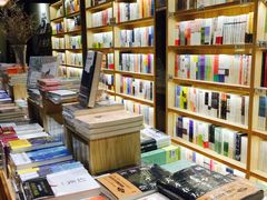 -猫的天空之城概念书店(杭州南宋御街店)