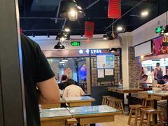 大堂-双燕楼·手工馄饨·汤面小吃(世纪汇店)