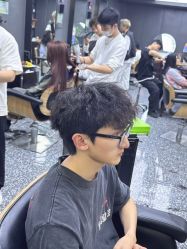 -藤野造型专业烫染接发