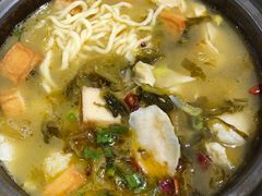 石锅酸菜鱼-周鱼小馆石锅酸菜鱼(活力汇店)