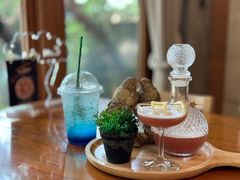 -Chom Cafe and Restaurant