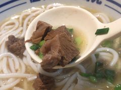 -鑫花溪牛肉米粉(东环大润发店)