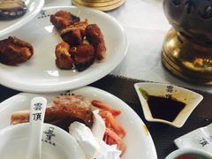 -云顶旋转自助景观餐厅