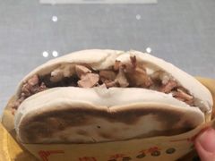 腊汁肉夹膜-大嘻咹biangbiang面(历史博物馆店)