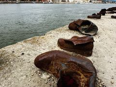 -多瑙河畔鞋履雕塑