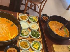 -银米·云南传统过桥米线(双廊黑金冠店)