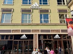 -王府井奥莱棋盘山小镇