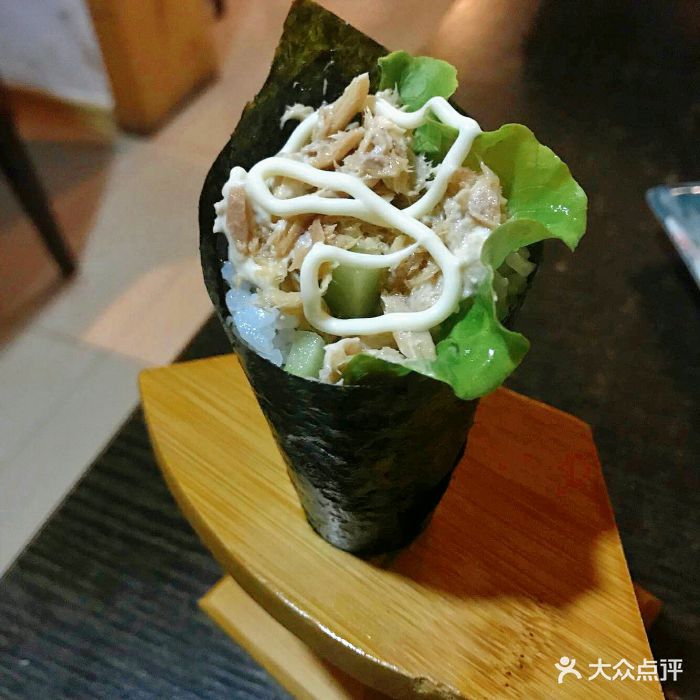 金枪鱼沙拉手卷