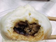 麻辣香菇鸡丁包-老陶包子铺(南大西南村店)