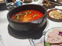 -贵府酸汤牛肉火锅·贵州老字号(飞山街店)