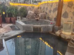 -裕龙汤泉