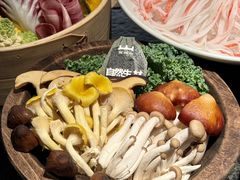 -三出山火锅(南京万象天地店)