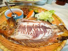 -蚝美人·生蚝海鲜烧烤(茶花园店)