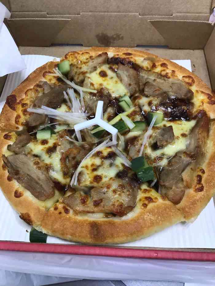 打分 89 /人 春节上班叫了外卖,烤鸭披萨和肋眼牛排好吃,牛排不辣也很