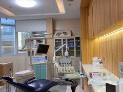 -上海仁爱医院口腔科 · 种植