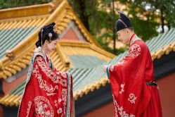 -雪中彩影婚纱摄影·微光艺术中心