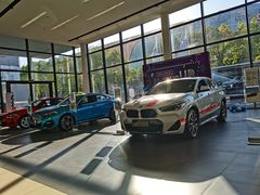 -上海宝信宝马4S店