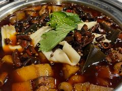 -晓彭肥肠鸡·泡椒鸡火锅(水木天地店)