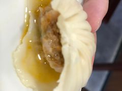 蟹黄小笼包-锡笼记·无锡小笼(水岸店)