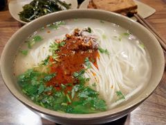 -亮亮面馆(经六路店)