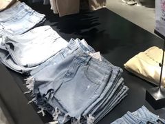 -URBAN REVIVO(欢乐海岸购物中心店)