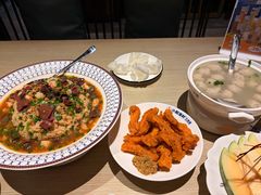 活海肠辽参捞饭-小船渔村•大连菜•大连焖鱼(黄河路店)