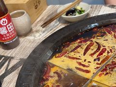 -渝嘴小老弟老火锅(华新村店)