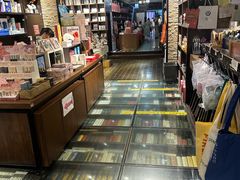 -钟书阁(松江泰晤士小镇店)