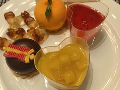 -广州万富希尔顿酒店·感趣自助餐厅·金秋蟹宴生蚝海鲜刺身
