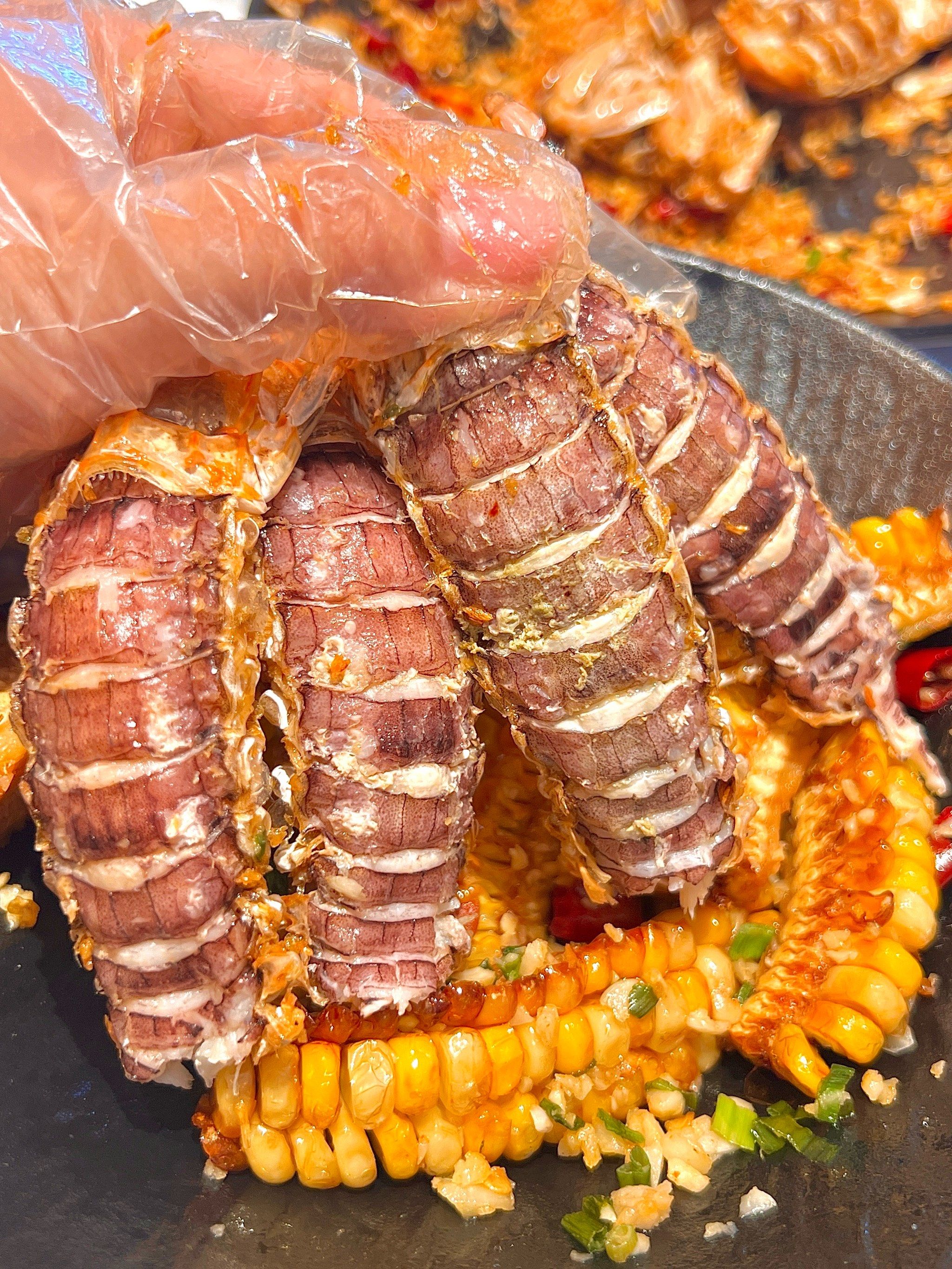 n蟹肉很紧致～一口就知道!是新鲜的!
椒盐濑尿虾～也是赞!