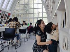 -钟书阁(松江泰晤士小镇店)