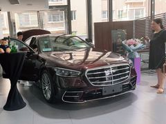 -上海星瀚奔驰4S店(红柳路店)