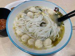 -灵芝妹子海鲜米线(劳动公园店)
