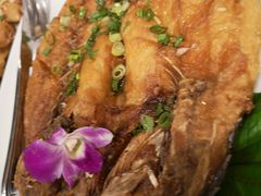 -Chom Cafe and Restaurant