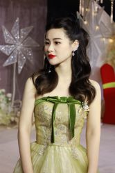 -艾米丽婚纱礼服