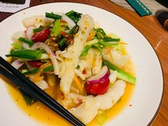 酸辣柠檬无骨鸡爪-mango tree芒果树泰国餐厅(青岛万象城店)