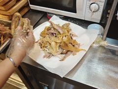 -头上红煨盐鸡·非遗院子餐厅