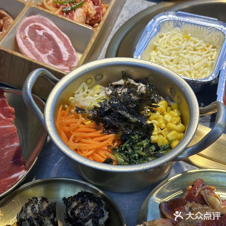 烤肉饮料不限量畅吃！！