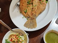 -Chom Cafe and Restaurant