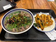 -云阿蛮云南生烫牛肉米线(奉贤路店)