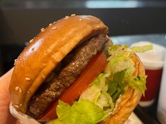 -The Habit Burger Grill 哈比特汉堡(世博店)