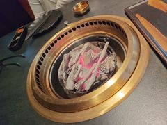 -铭牛烧肉·和牛海鲜自助(高新月牙湖店)