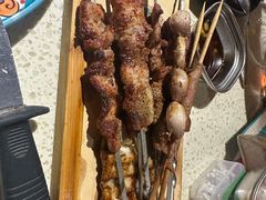 -蚝堡·生蚝海鲜烧烤物种起源•海肠捞饭(刘公岛店)