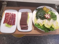 -三人行骨头王火锅(长寿店)