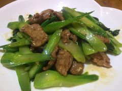 芥兰炒牛肉-金穗园·砂锅粥.醉鸡煲火锅(长寿路店)