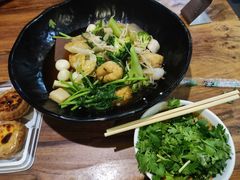 -万记麻辣烫国展总店
